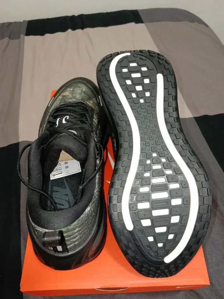 Used Nike Vomero Plus CM bike — image 8 of 10