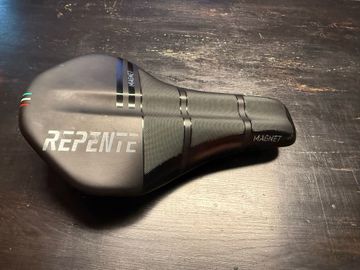 Tweedehands Magnet Saddle 2024 bike — afbeelding 1 van 4