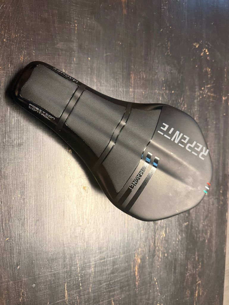 Magnet Saddle 2024 bike usato — immagine 4 di 4