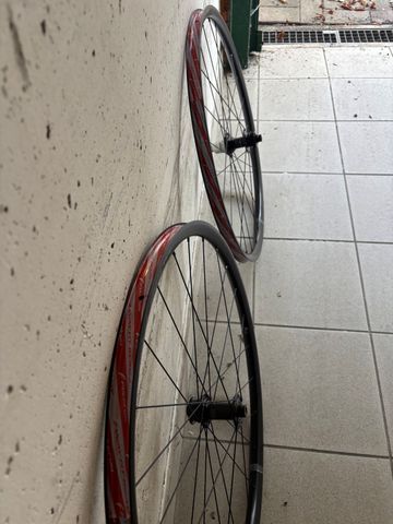 Used Fulcrum Lite GR Wheels 2026 bike — image 4 of 5
