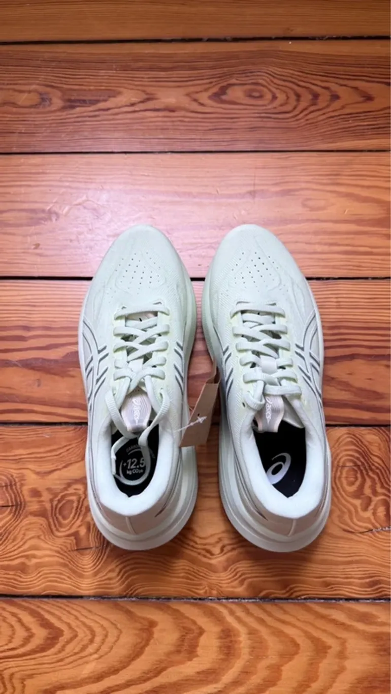 Used Asics Gt-2000 14 bike — image 3 of 4
