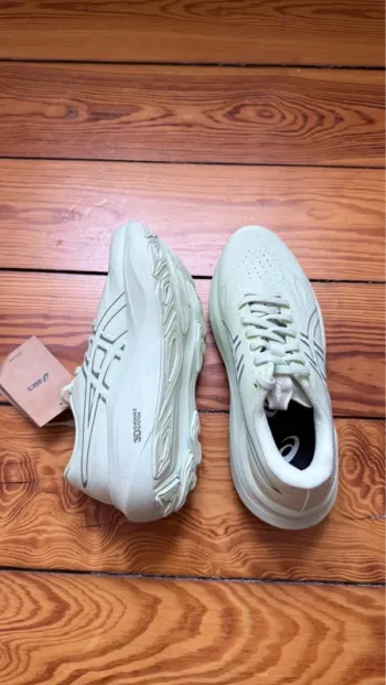 Used Asics Gt-2000 14 bike — image 2 of 4