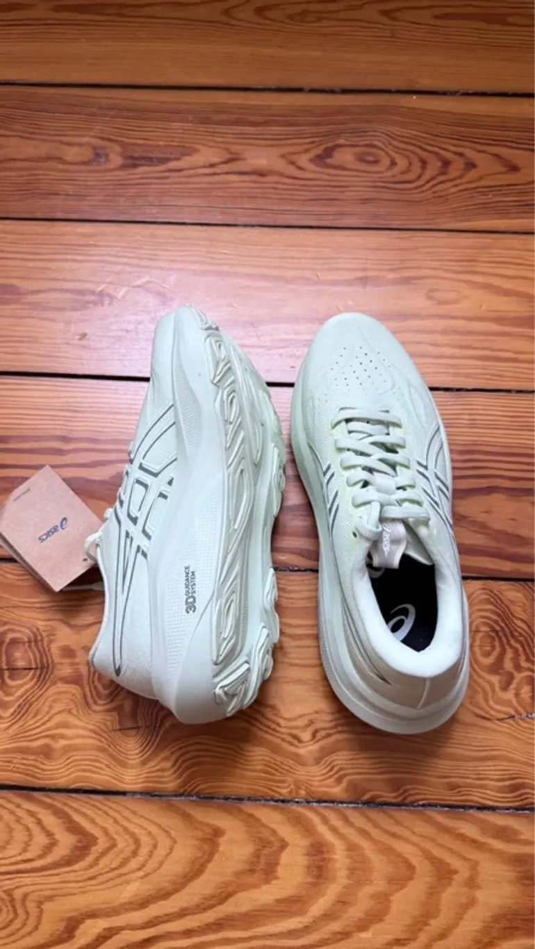 Used Asics Gt-2000 14 bike — image 2 of 4