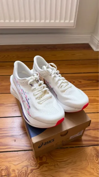 Käytetty Asics Sonicblast Running Shoes