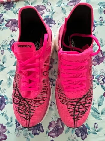 Used Saucony Endorphin Elite 2 Running Shoes