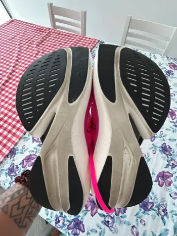 Used Saucony Endorphin Elite 2 bike — image 4 of 6
