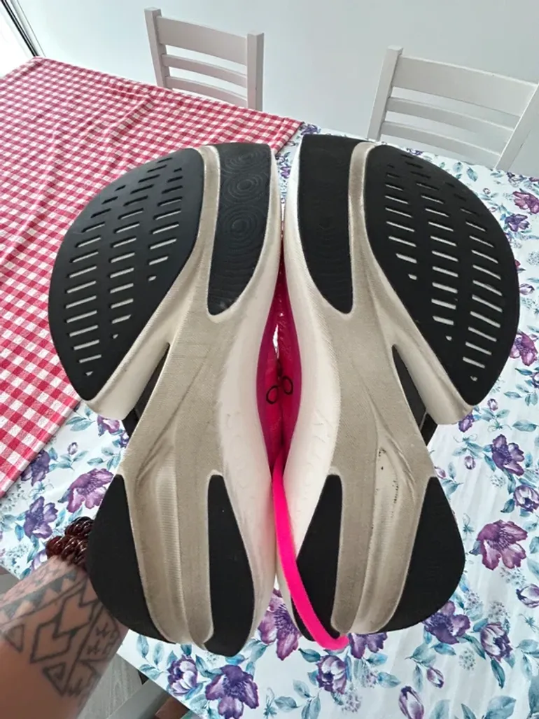 Used Saucony Endorphin Elite 2 bike — image 4 of 6