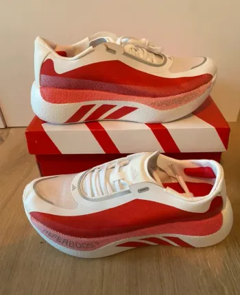Adidas Hyperboost Running Shoes d'occasion