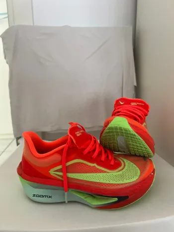 Used Nike Zoom Fly 6 Running Shoes