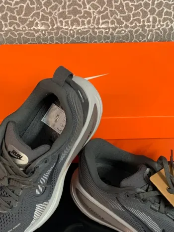 Tweedehands Nike Vomero 18 bike — afbeelding 13 van 15