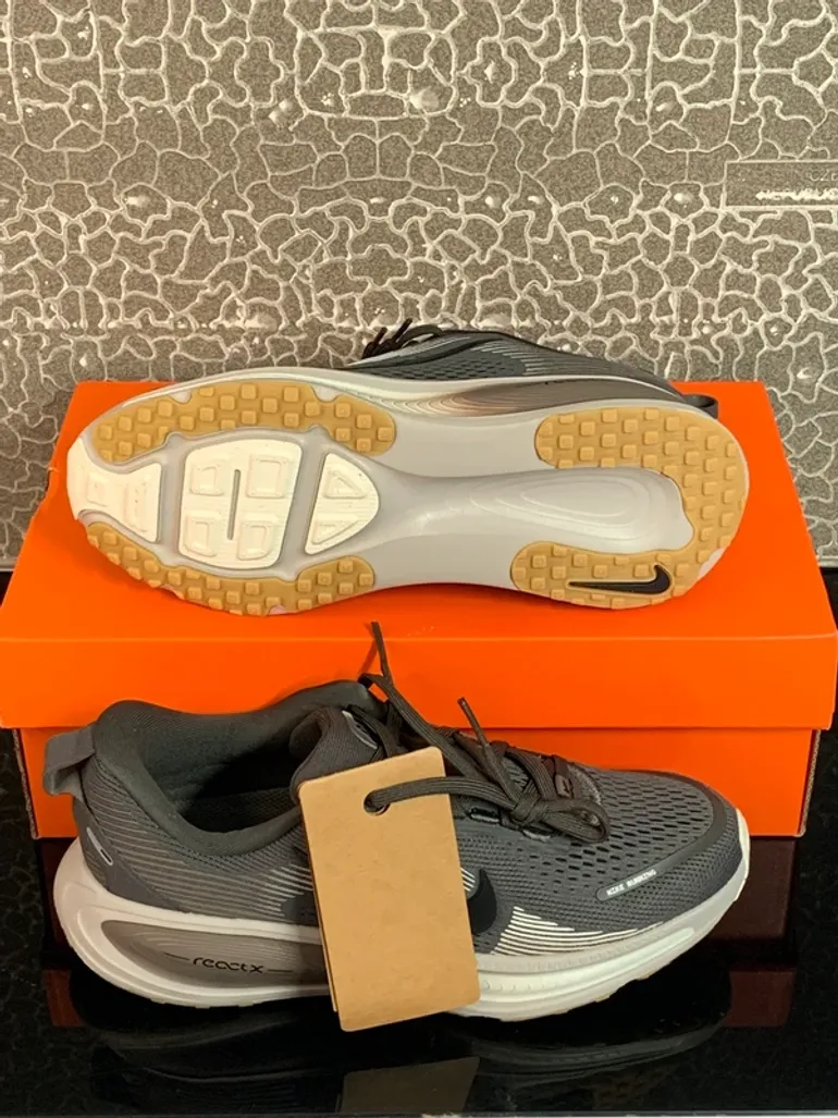 Tweedehands Nike Vomero 18 bike — afbeelding 8 van 15