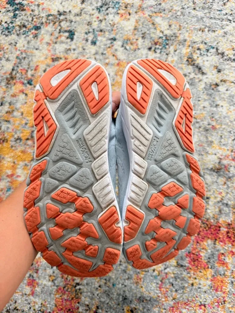 Tweedehands Hoka Arahi 6 bike — afbeelding 4 van 5
