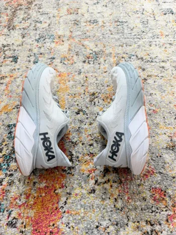 Used Hoka Arahi 6 Running Shoes