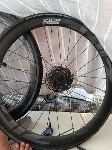 Used Zipp 303 Firecrest bike — image 2 of 2