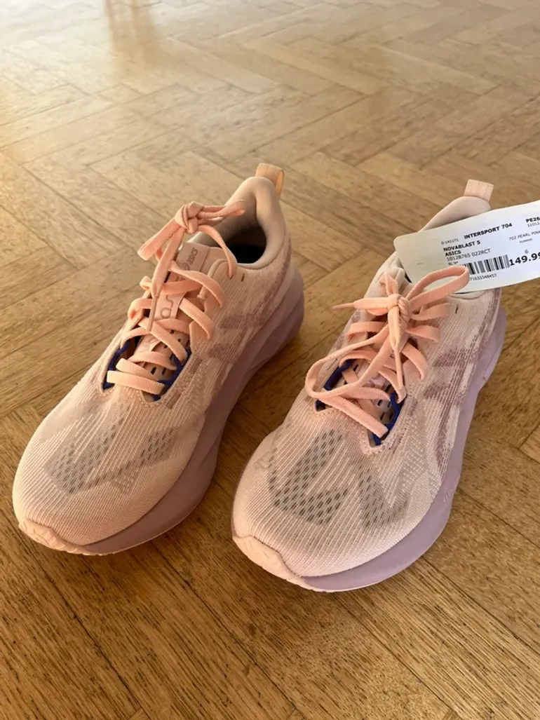 Asics Novablast 5 bike usato — immagine 2 di 4
