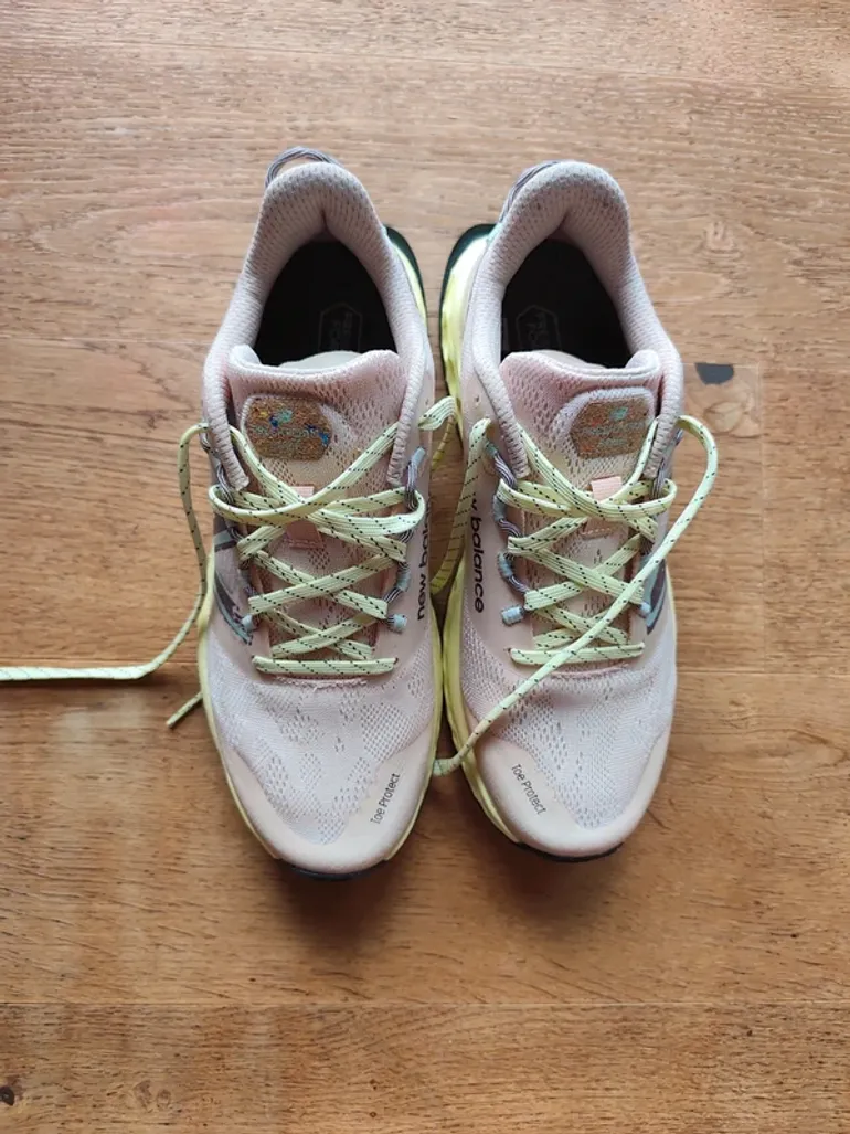 Used New Balance Fresh Foam Garoe bike — image 10 of 10