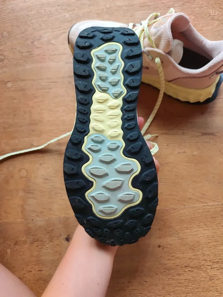 Used New Balance Fresh Foam Garoe bike — image 8 of 10