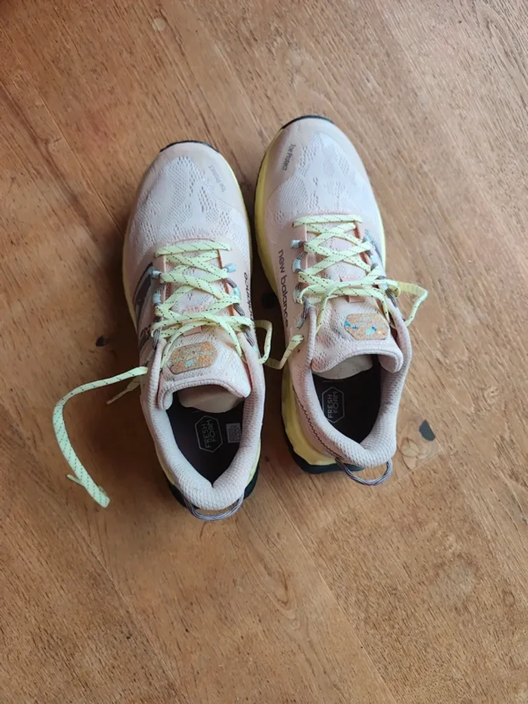 Used New Balance Fresh Foam Garoe bike — image 2 of 10
