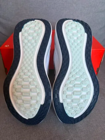 Tweedehands Nike Vomero Plus bike — afbeelding 3 van 7