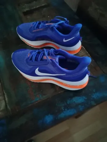 Pegasus Premium Running Shoes d'occasion