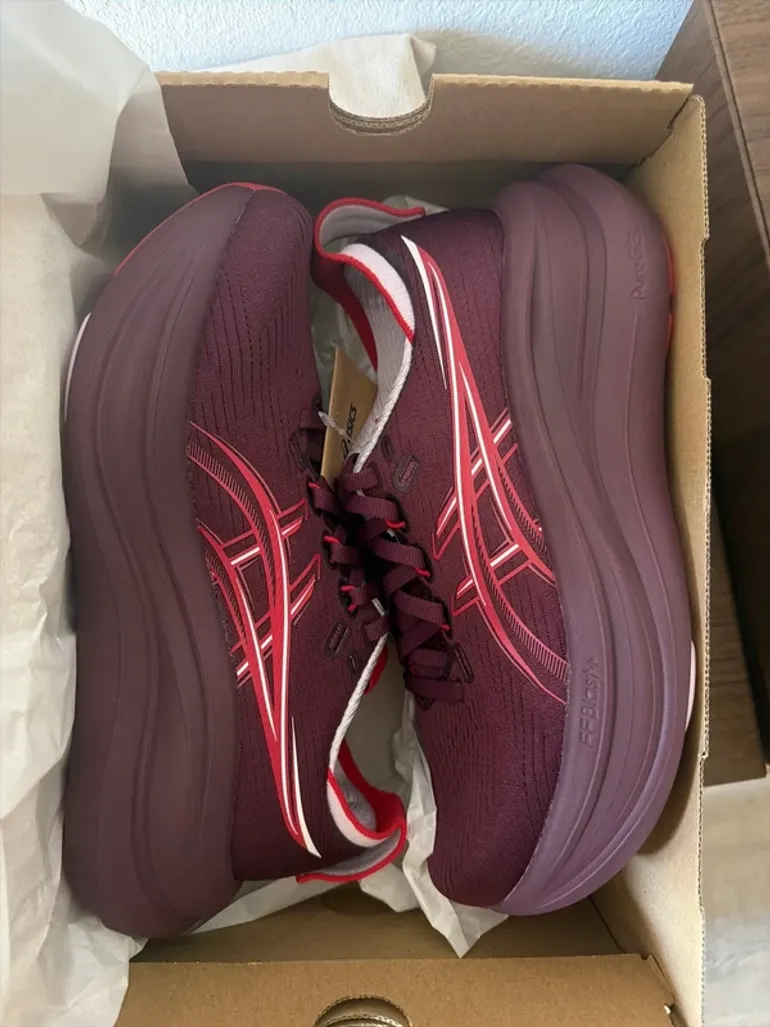 Tweedehands Asics Gel Nimbus 28 bike — afbeelding 11 van 13