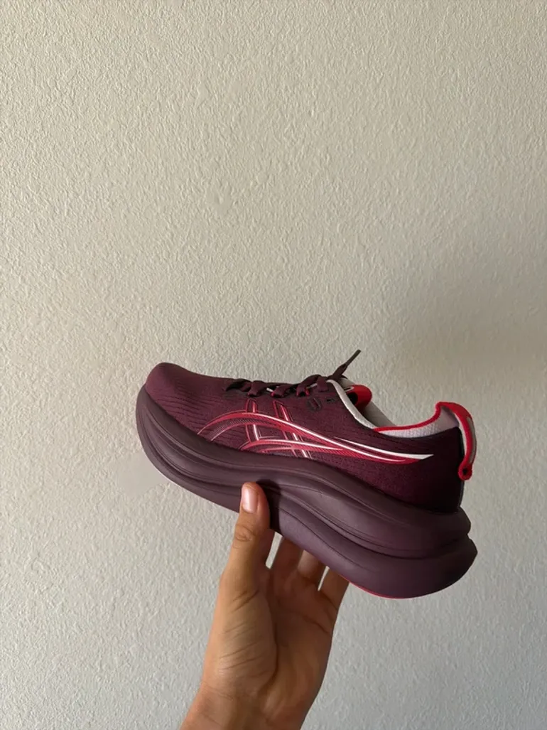 Tweedehands Asics Gel Nimbus 28 bike — afbeelding 4 van 13
