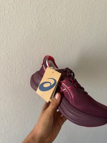 Tweedehands Asics Gel Nimbus 28 bike — afbeelding 9 van 13