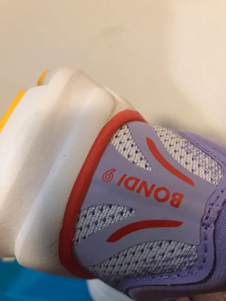 Hoka Bondi 9 bike d'occasion — image 10 sur 12