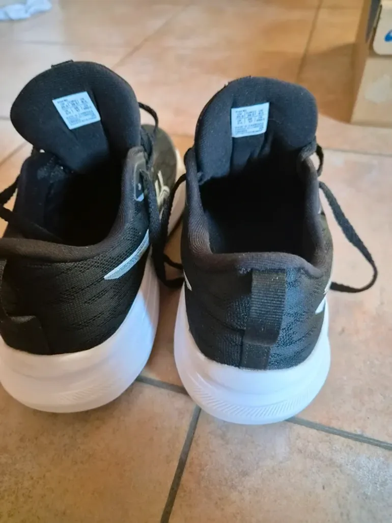 Used Asics GT 1000 14 GS bike — image 7 of 7