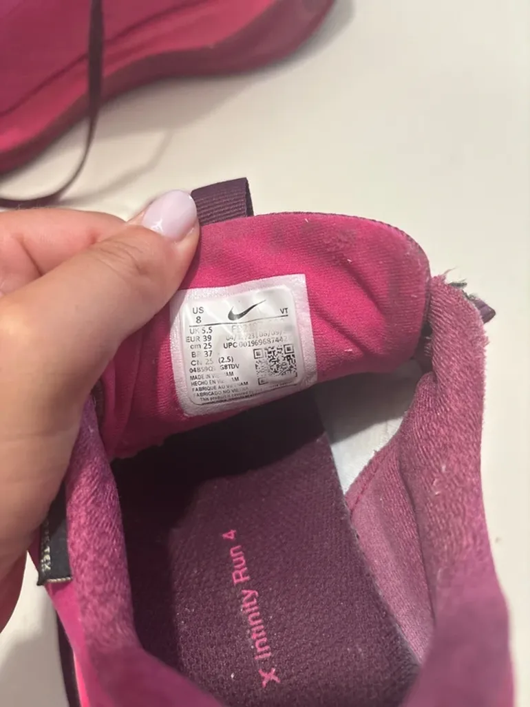 Used Nike Infiniti Run 04 Gore-Tex bike — image 3 of 4