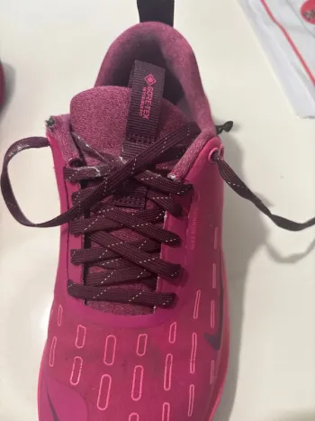 Used Nike Infiniti Run 04 Gore-Tex bike — image 2 of 4