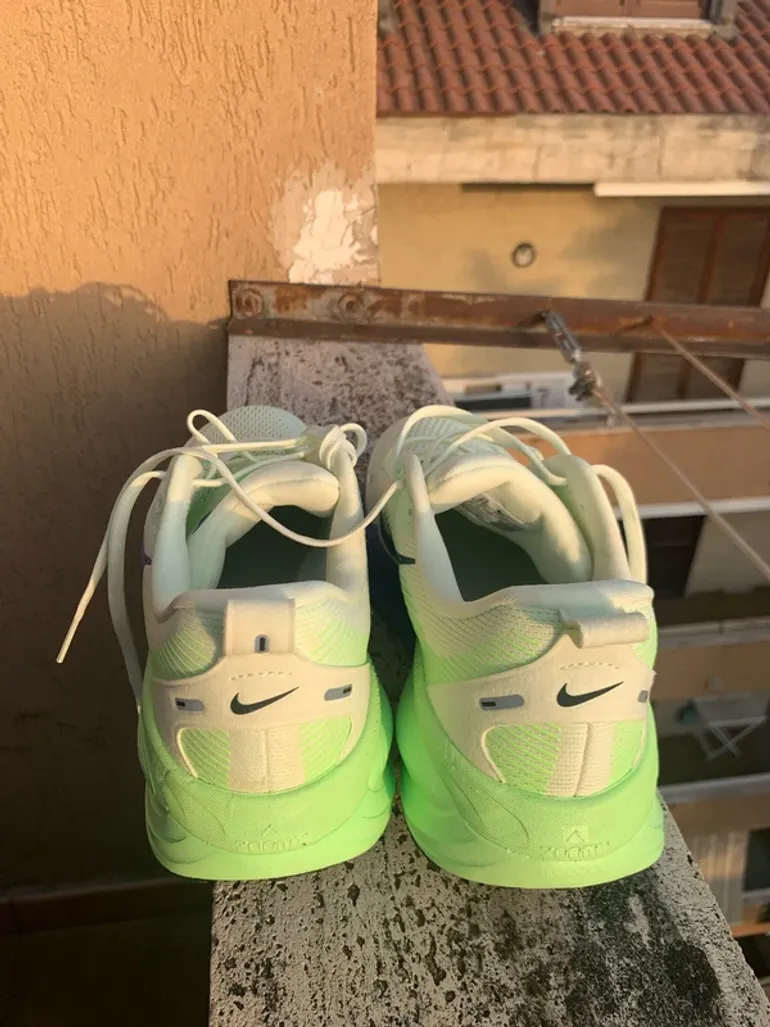 Used Nike Vomero 18 bike — image 7 of 8