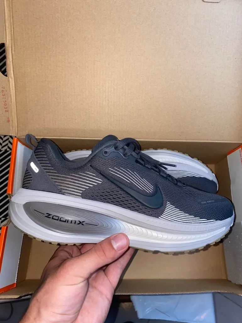 Used Nike Vomero 18 bike — image 3 of 8