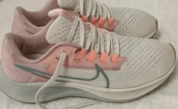 Used Nike Running Shoes bike — image 3 of 5