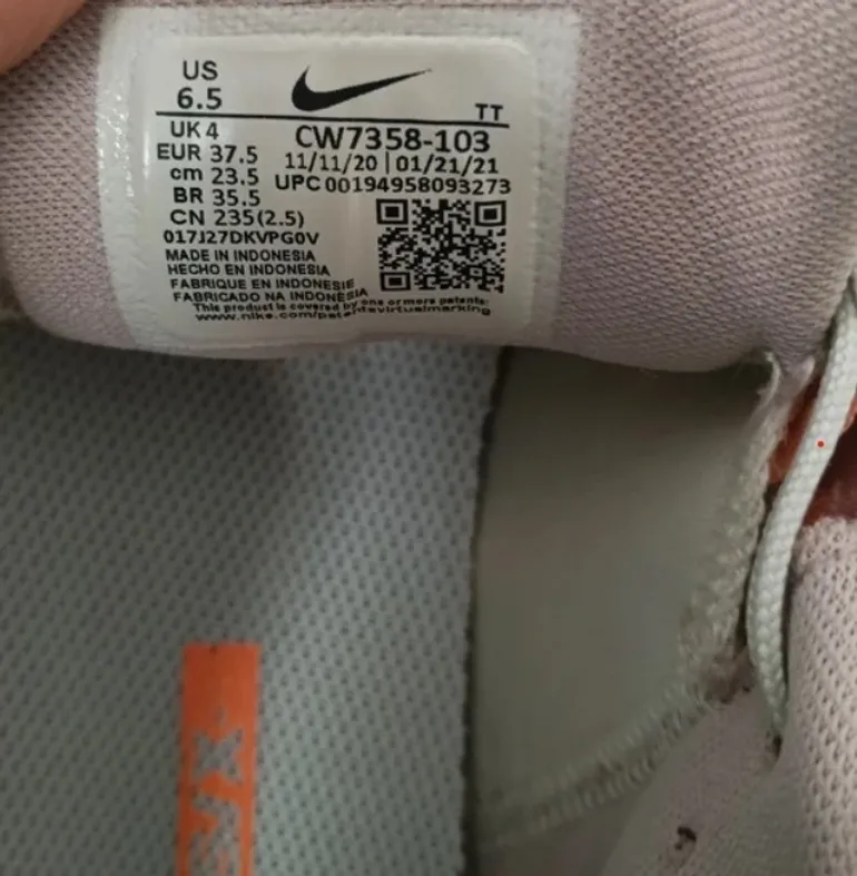 Used Nike Running Shoes bike — image 5 of 5