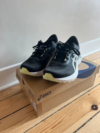 Used Asics GT-1000 13 Running Shoes