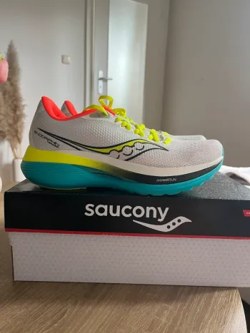 Gebrauchtes Saucony Endorphin Trainer Running Shoes