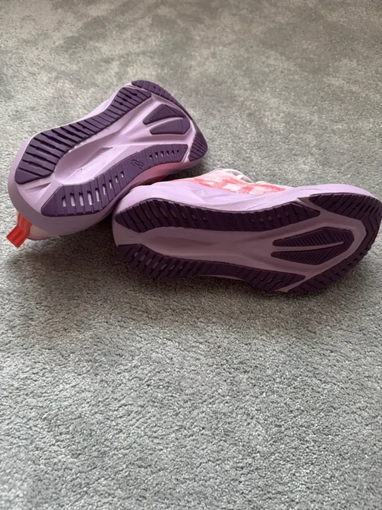 Asics Novablast 5 bike usato — immagine 5 di 6