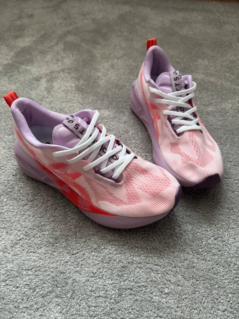 Asics Novablast 5 bike usato — immagine 3 di 6