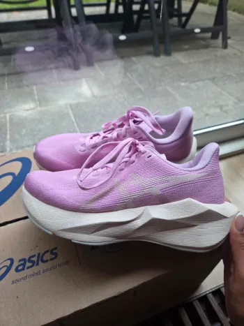 Tweedehands Asics Novablast 6 Running Shoes
