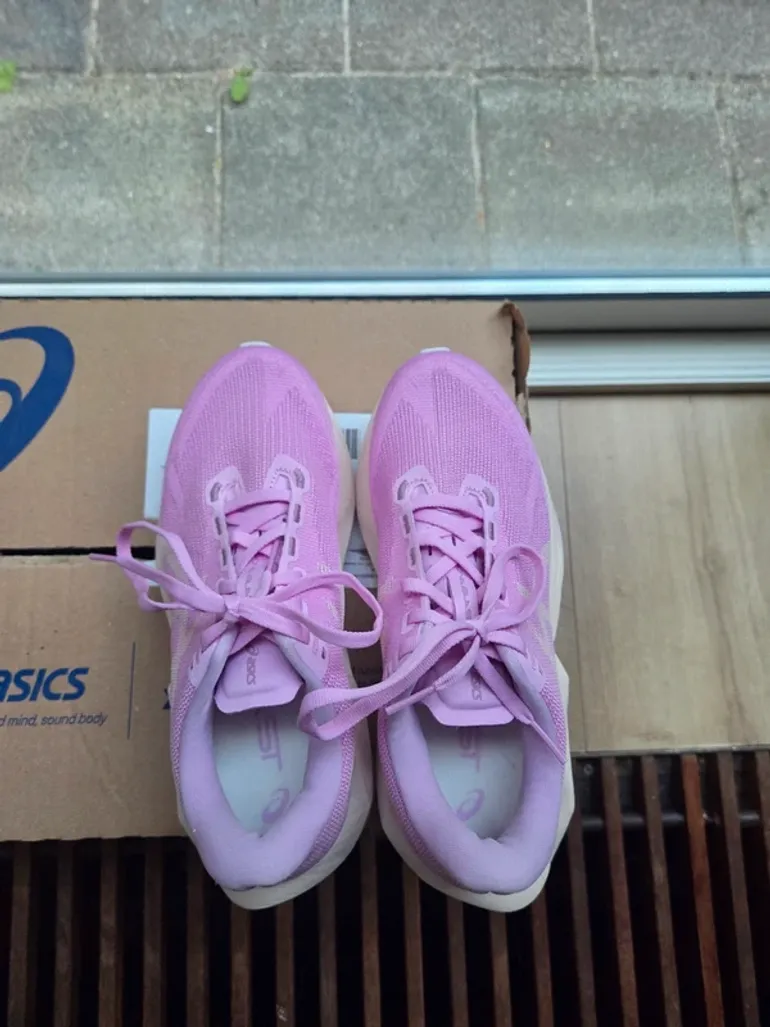 Used Asics Novablast 6 bike — image 5 of 5