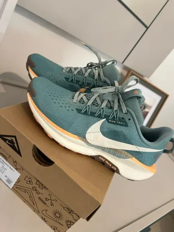 Used Pegasus ReactX Trail 5 Running Shoes