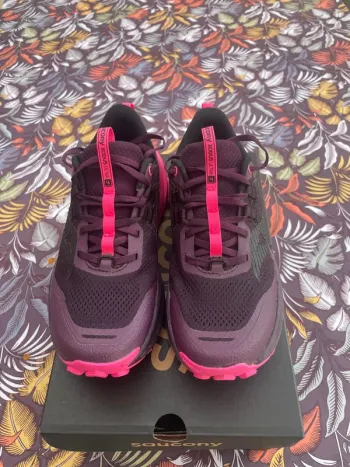 Used Saucony Xodus Ultra 4 Running Shoes