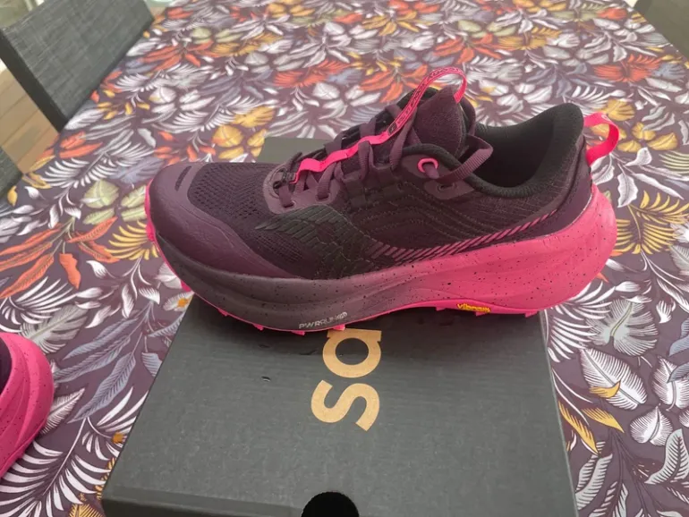Used Saucony Xodus Ultra 4 bike — image 2 of 3