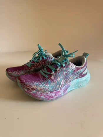 Käytetty Asics Noosa Running Shoes