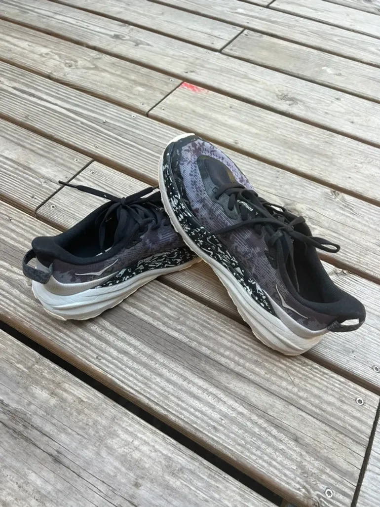 Used Hoka Speedgoat 6 bike — image 2 of 5