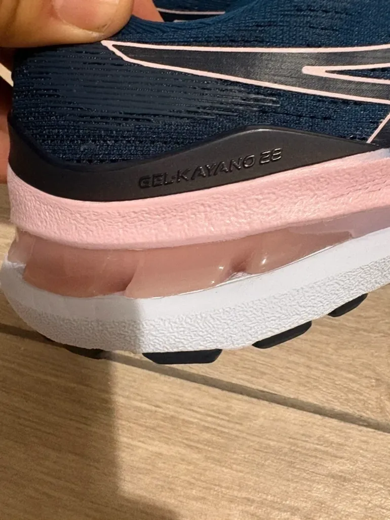 Tweedehands Asics GEL-Kayano 28 bike — afbeelding 3 van 12