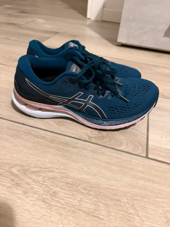 Tweedehands Asics GEL-Kayano 28 bike — afbeelding 2 van 12