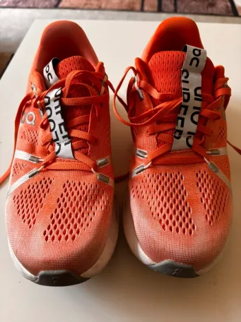 Orange Cloud Running Shoes d'occasion