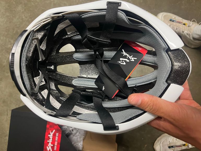 Used Spink Helmet 2025 bike — image 3 of 4